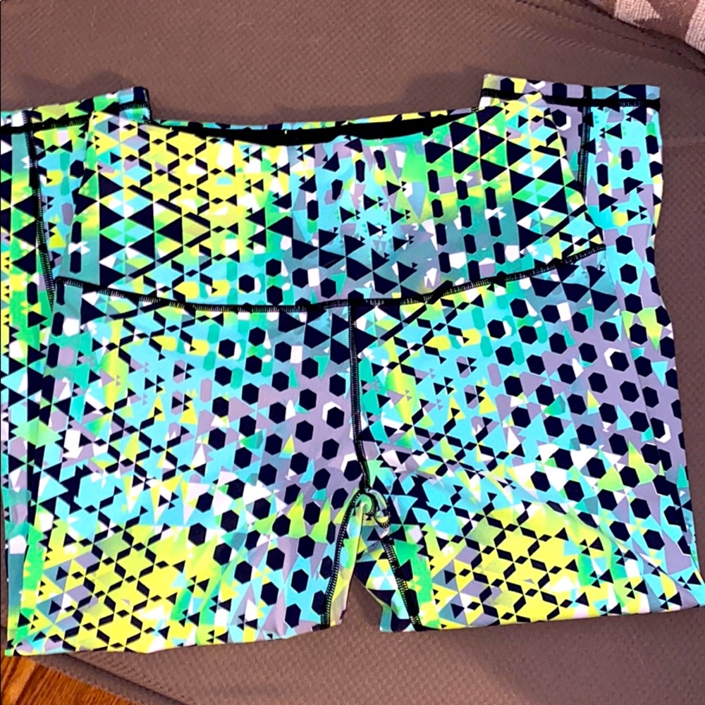 Victoria’s Secret cropped leggings